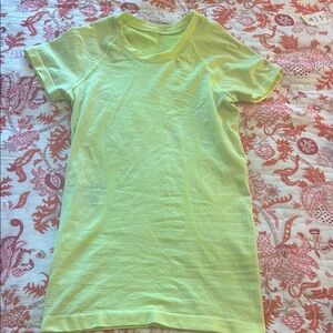 neon yellow lululemon swiftly tech- size 2